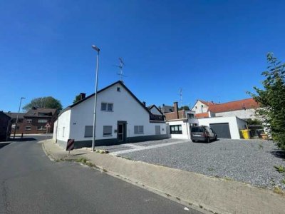 Einfamilienhaus mit 2 vermieteten Wohnungen in Wegberg-Arsbeck