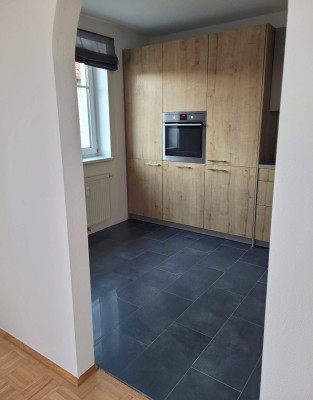 PROVISIONSFREIE 3-Zimmer-Wohnung in Gmunden ** ZWEITER Tiefgaragenplatz möglich ** Balkon mit Gebirgsblick auf Grünberg und Traunstein ** Kaminanschluss ** Nebenwohnsitz möglich