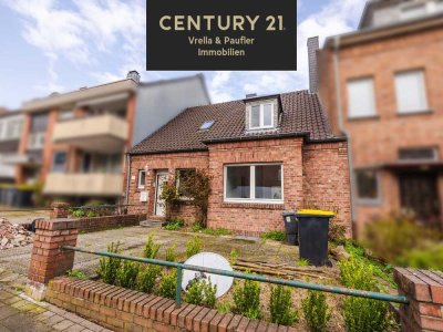 Reihenmittelhaus mit Altbaucharme in der Klever Oberstadt mit 2 Wohnungen und Garten