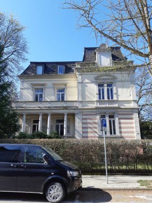 Schöne 2 ZKB-Wohnung in Jugendstil-Villa in bester Wohnlage