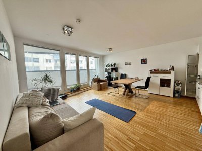 Urbanes Wohnen in Top-Lage: Moderne 3-Zimmer-Wohnung mit Loggia, Terrasse und Garage