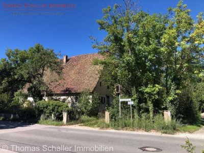 Schönes  Bauernhaus - Denkmalschutz mit 3.900 m² Grund in attraktiver Lage