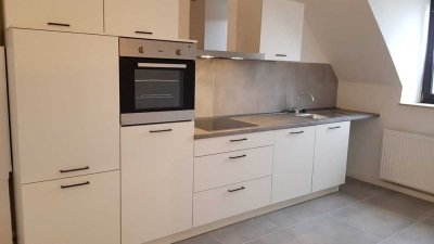 Schöner Wohnen in Wuppertal Vohwinkel. Dachgeschoss Wohnung mit schöner Einbauküche