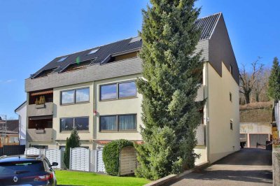 Erstbezug nach Sanierung! Moderne hochwertige Dreizimmerwohnung mit Dachterrasse und Blick ins Grüne