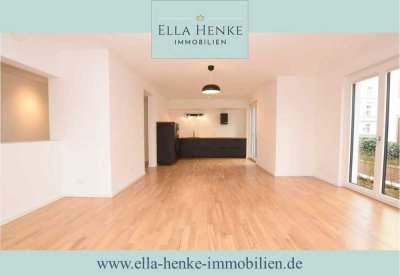 Im Östlichen: Exklusive, moderne Erdgeschoss-Wohnung mit großer Terrasse, Balkon + Design-Küche.