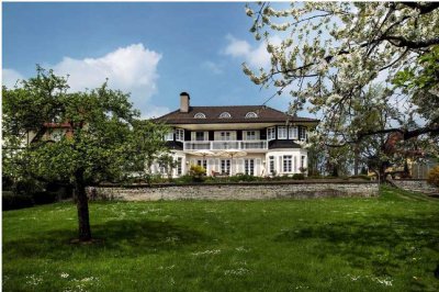 Historische Villa mit großem Grundstück am Bodensee in Bestlage