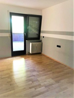 Gepflegte 3-4-Zimmer-Wohnung mit Küche und Balkon in zentraler Wohnlage