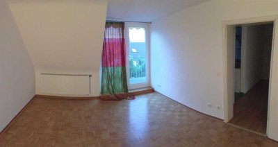 Schöne DG-Wohnung mit 3,5 Zimmern sowie Loggia in Essen-Heisingen, Garage mit 11kW Ladevorrichtung