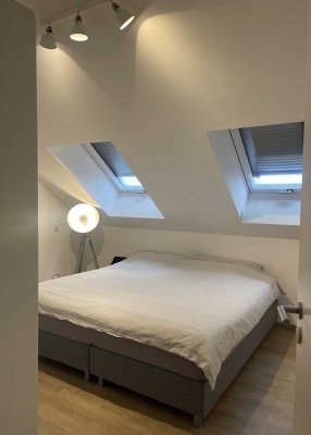 Freundliche 3-Zimmer-Dachgeschosswohnung mit Einbauküche und Balkon in Ingolstadt