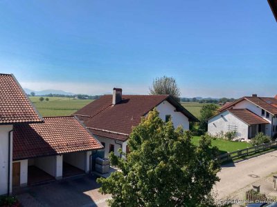 Freier Blick! 
Gute Raumeinteilung! 
2 Zi.-Dachgeschosswohnung mit  Südbalkon mit Bergblick