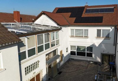 Zweifamilienhaus mit regenerativer Energie – Ideal für Mehrgenerationen oder zur Vermietung