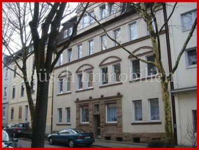 ** huesch-immobilien.de**
2,5 Raumwohnung mit Balkon in ruhiger Wohnstraße in E.-Frohnhausen!