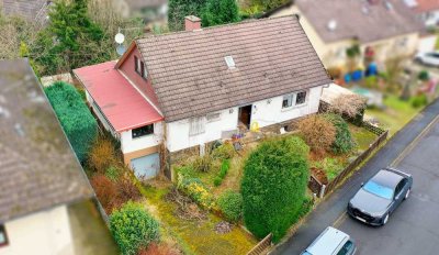 Großzügiges Einfamilienhaus mit Garage und Carport in Udenhain