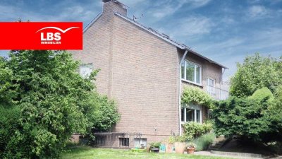 Ein Haus für 2 Familien mit großem Garten - zentrumsnah in Voerde