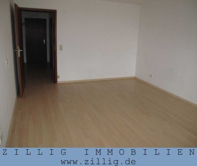 Schönes 1-Zi.--Appartement - EBK, Laminat, Loggia, TG - Innstadt - Nähe Uni - ZILLIG MIETVERWALTUNG