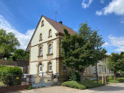 Sandstein-Rarität für Liebhaber am S4 Bahnhof