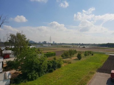 Großzügige 3-Zimmer Wohnung mit Gäste-WC, EBK und Balkon in Düsseldorf Hamm