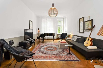 OWNR: Einziehen und Wohlfühlen – Renoviert und mit Küche! Altbauflair deluxe: 5-Zimmer-Wohnung