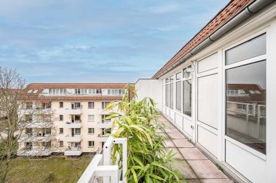 Exklusiv und modern: Lichtdurchflutete Dachgeschosswohnung mit großer Terrasse in Spandau