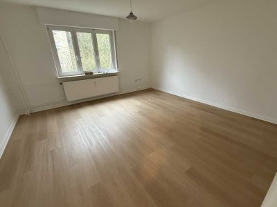 Freundliche, modernisierte 2-Zimmer-Wohnung/ Küche und Tageslicht Bad/Badewanne zur Miete in Mühltal