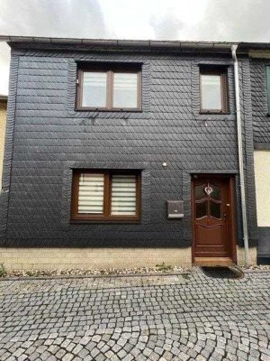 *** Provisionsfreies Einfamilienhaus mit Garage in Schmiedefeld ***