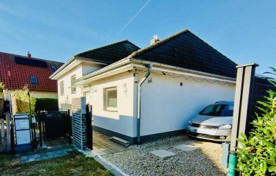 RESERVIERT! Ca. 10 Min. Fußweg zum Badesee! Komfortabler Bungalow  - Platzwunder für die Familie!