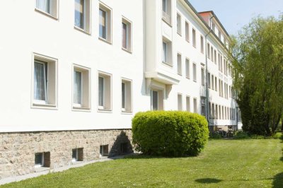 Charmante Altbau-Wohnung, ruhig, grün und zentral!