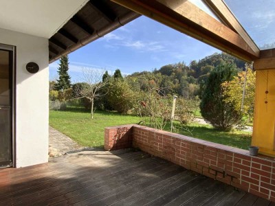 Bungalow, Wohnen auf einer Ebene in Ortsrandlage mit herrlichem Ausblick