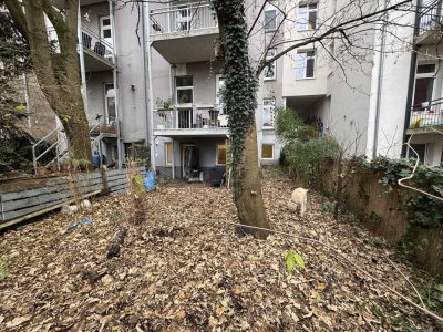 3 Zimmer-Wohnung mit Garten und Kamin mitten im Schanzenviertel. Teilgewerbliche Nutzung möglich.