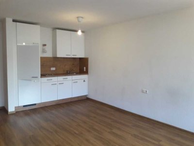 Geräumige helle 1-Zimmer-Wohnung mit EBK in Reutlingen