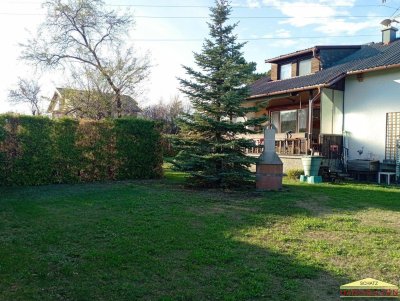 Gemütliches Einfamilienhaus mit Terrasse, Garten und Garage