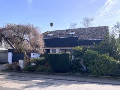 Großes Einfamilienhaus mit schönen Details in bester Lage von Ober-Erlenbach