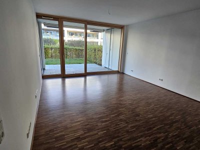 Schöne 2-Zimmer-EG-Wohnung mit geh. Innenausstattung, Küche und Terrasse