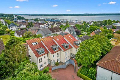 Loftfeeling mit Fördeblick in Laboe! Traumhaft mod. 3 Zi.-Whg., Aufzug, S/W Balkon & TG (Wallbox)