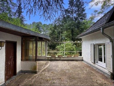 Märchenhafte Idylle mit viel Potenzial in Hagen. Zweifamilienhaus mit Kamin und Terrasse