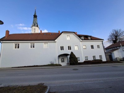 Heimelige Single-Wohnung mit möblierter Küche im zentraler Lage Lohnsburg