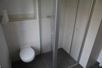 Haushälfte mit 3 Bädern und 8 Zimmer