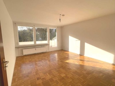 ** Schöne, helle 2-Zimmerwohnung mit Balkon und Tiefgaragenstellplatz **