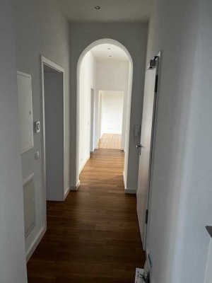 Erstbezug nach Sanierung: Schöne Altbau-Wohnung mit geh. Innenausstattung und Balkon in Koblenz