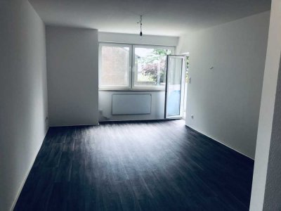 Schöne und sanierte 3-Zimmer-Wohnung mit gehobener Innenausstattung mit Balkon in Krefeld