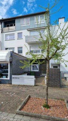 Profi Concept: Schöne 2-Zimmerwohnung mit Balkon in Heusenstamm