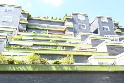 Teilmodernisierte 3-4 Zimmer Wohnung mit großer Dachterrasse in ruhiger Lage von Lev-Lützenkirchen