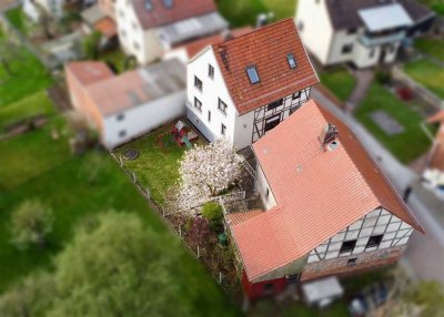 *Reserviert* Renoviertes Fachwerkhaus mit Nebengebäude und Garten