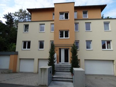 Geschmackvolle 4-Raum-Wohnung mit Terrasse und Einbauküche in Zirndorf-OT Weiherhof