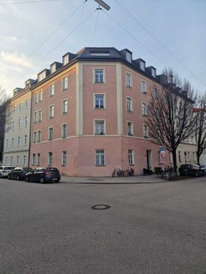 Denkmalgeschützte 3 Zi. ALTBAU WOHNUNG