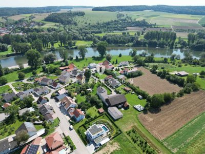 KENSINGTON Exklusiv: Tolle KfW-40-Villa! Den Herbst im beheizbarem Livingpool genießen! Ruhe pur!