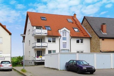 Hübsche Wohnung mit sonnigem Balkon, Garage im Haus ! +Stellplatz, Einbauküche in Hochdorf-Assenheim