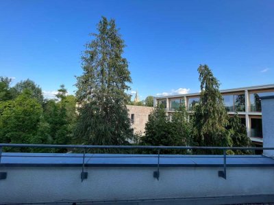 Helle 2-Zimmer-Wohnung mit Balkon und grüner Aussicht in der Kernstadt