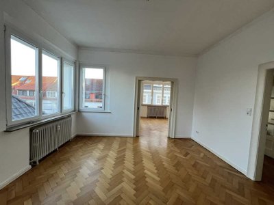 Gepflegte sanierte 3-Zimmer-Altbau-Wohnung im Wachmannstrassenquartier.