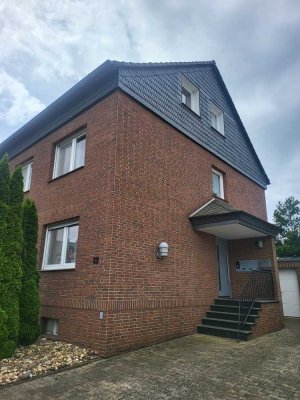 Schöne und gepflegte 3,5-Zimmer-DG-Wohnung mit Dachbalkon in Dortmund Wickede